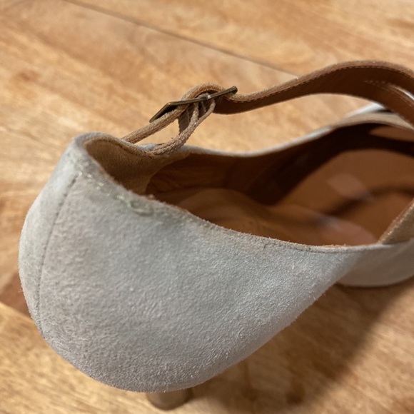 Vintage Marc Jacobs MaryJane Heels Mint Suede with Gold Strap. Womens Size 8M. - Picture 13 of 15